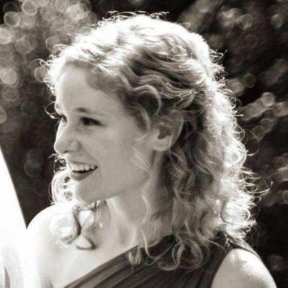 Meet your Posher, Olivia - Picture 1 of 1